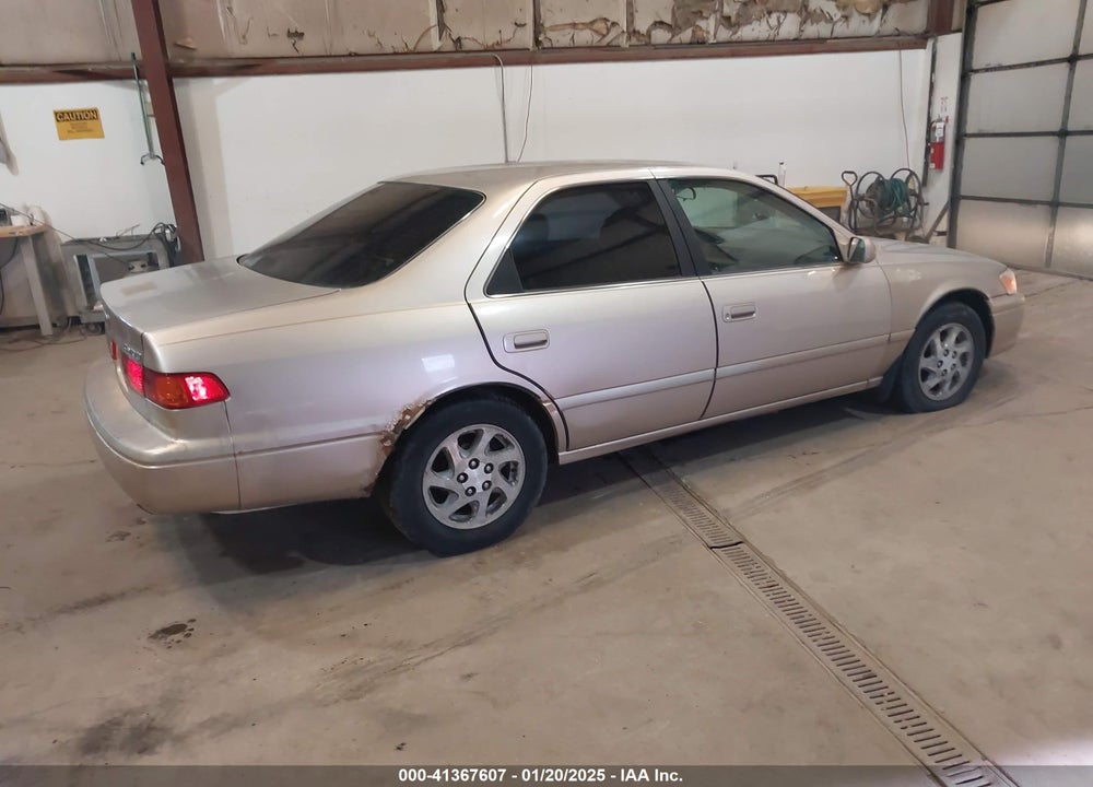 2000 TOYOTA CAMRY LE VIN: 4T1BG28K2YU962239