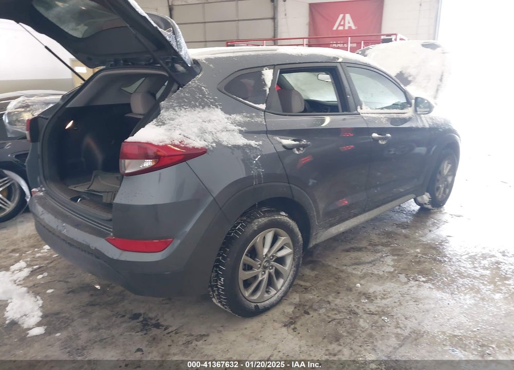 2018 HYUNDAI TUCSON SEL VIN: KM8J33A40JU669079