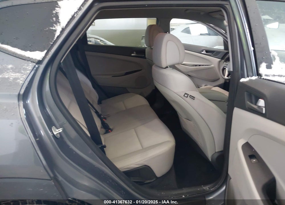 2018 HYUNDAI TUCSON SEL VIN: KM8J33A40JU669079
