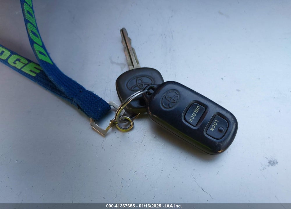 2001 TOYOTA CAMRY XLE V6 VIN: 4T1BF28K91U968760