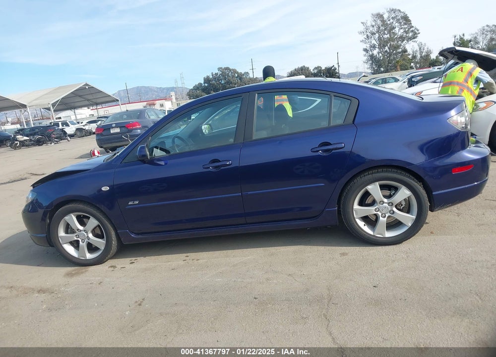 2005 MAZDA 3 S VIN: JM1BK323651238285
