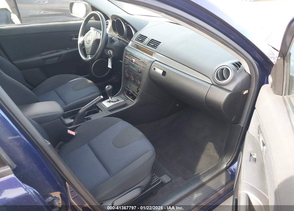 2005 MAZDA 3 S VIN: JM1BK323651238285