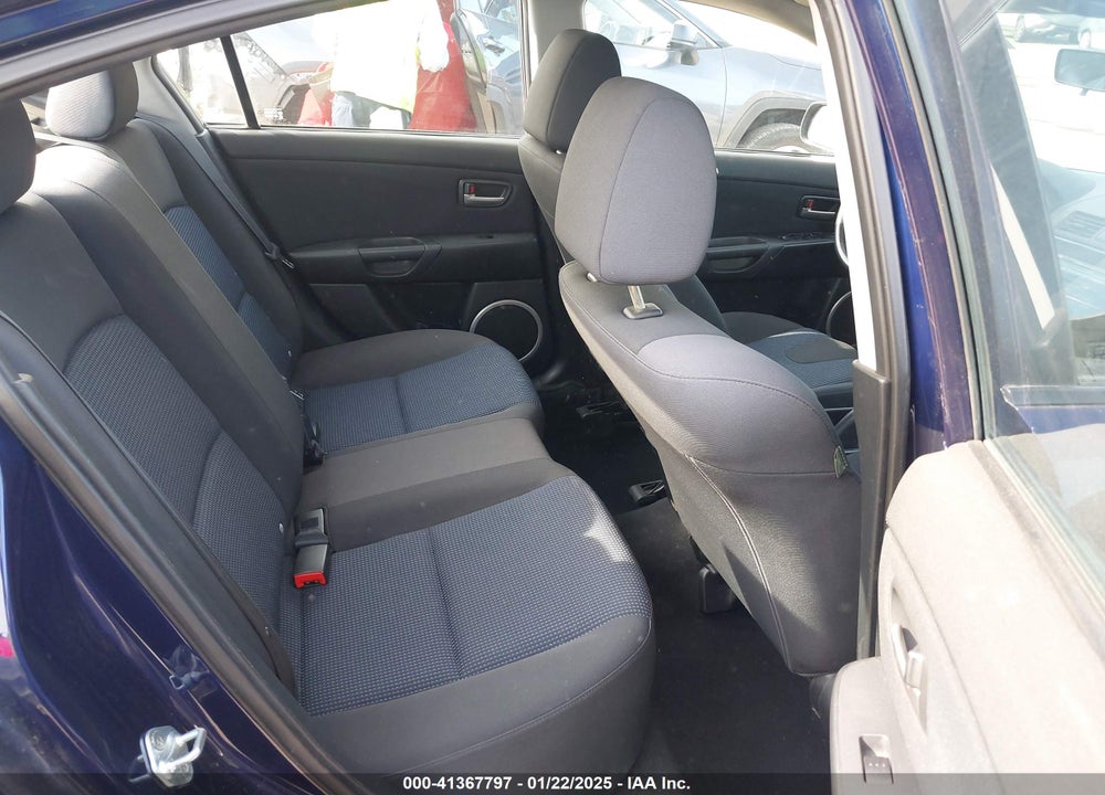 2005 MAZDA 3 S VIN: JM1BK323651238285