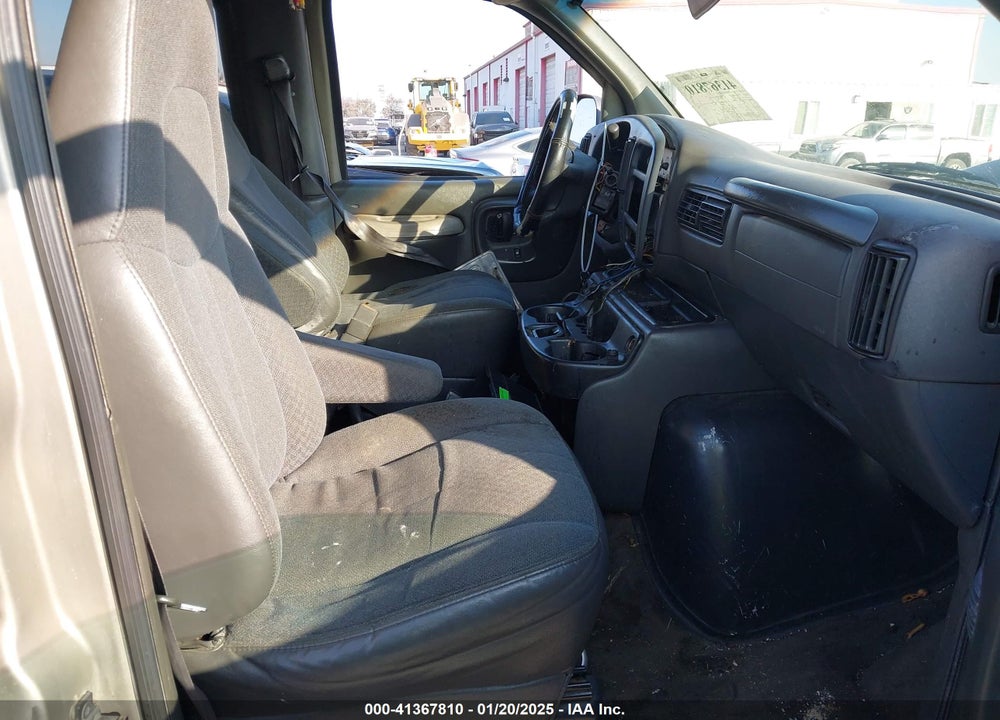 2001 CHEVROLET EXPRESS VIN: 1GAHG39G611245504