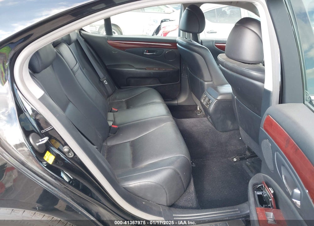 2008 LEXUS LS 460 VIN: JTHBL46F085076687