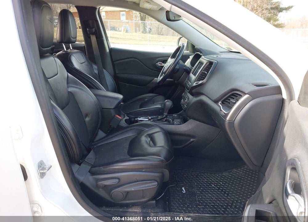 2019 JEEP CHEROKEE LATITUDE PLUS 4X4 VIN: 1C4PJMLB8KD309047