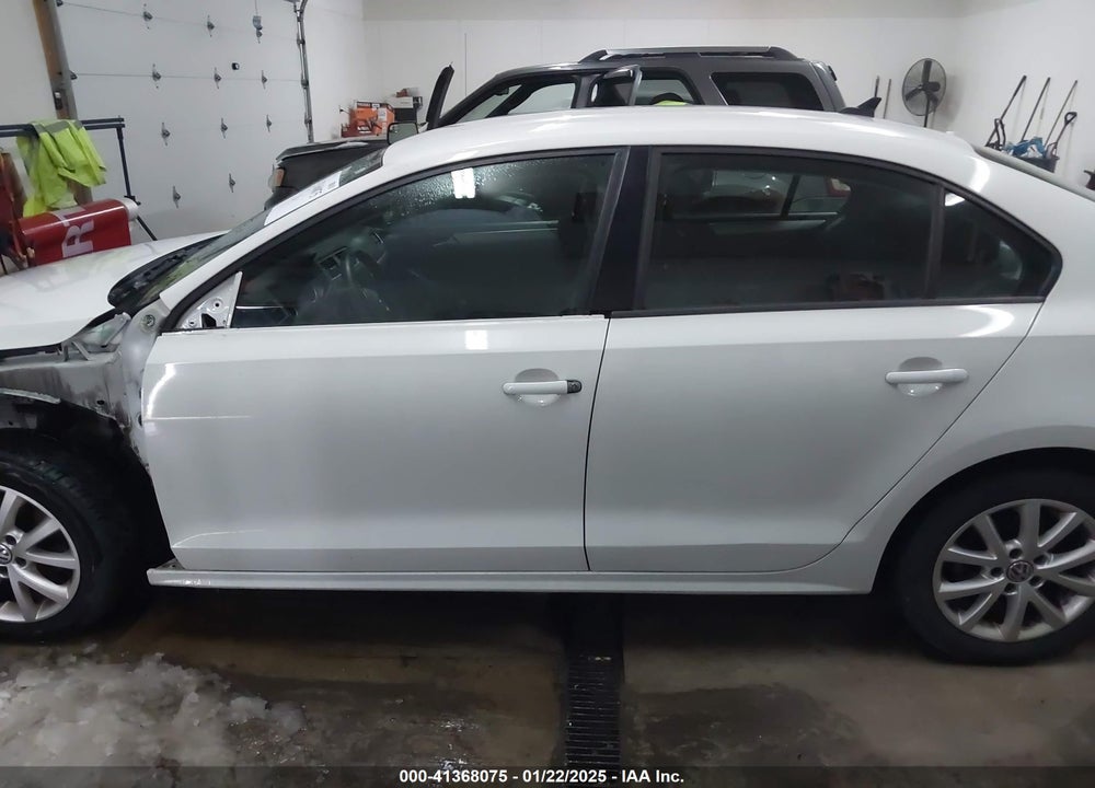 2015 VOLKSWAGEN JETTA 1.8T SE VIN: 3VWD17AJ1FM402112