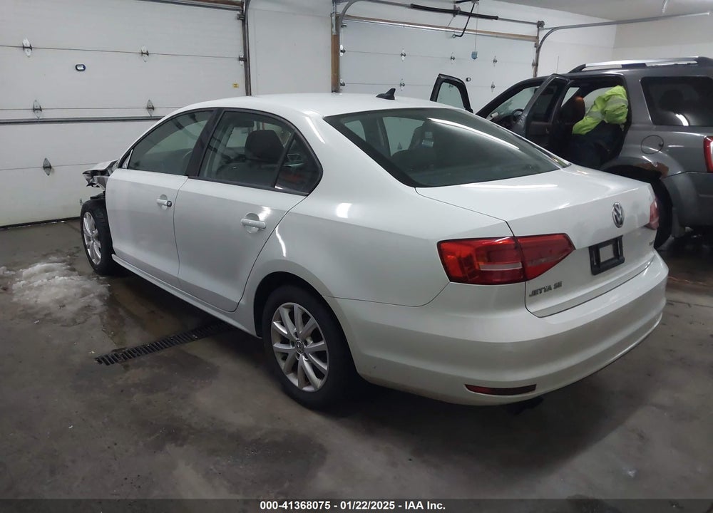 2015 VOLKSWAGEN JETTA 1.8T SE VIN: 3VWD17AJ1FM402112