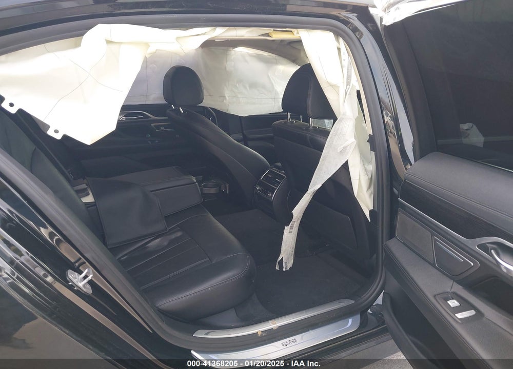 2018 BMW 740 VIN: WBA7E2C58JB214935