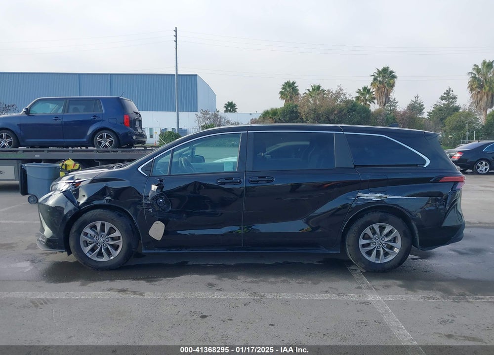 2022 TOYOTA SIENNA LE VIN: 5TDKRKECXNS097242