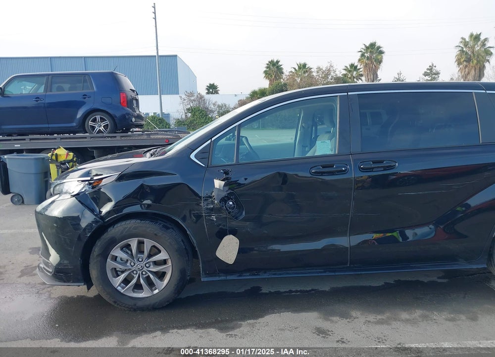 2022 TOYOTA SIENNA LE VIN: 5TDKRKECXNS097242