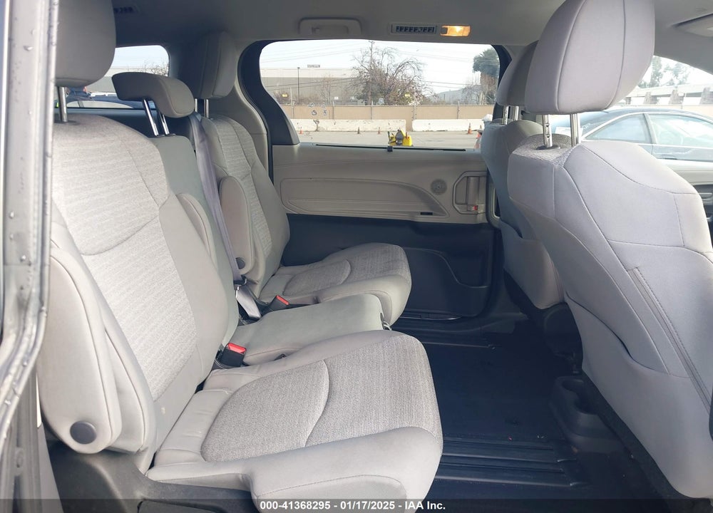 2022 TOYOTA SIENNA LE VIN: 5TDKRKECXNS097242