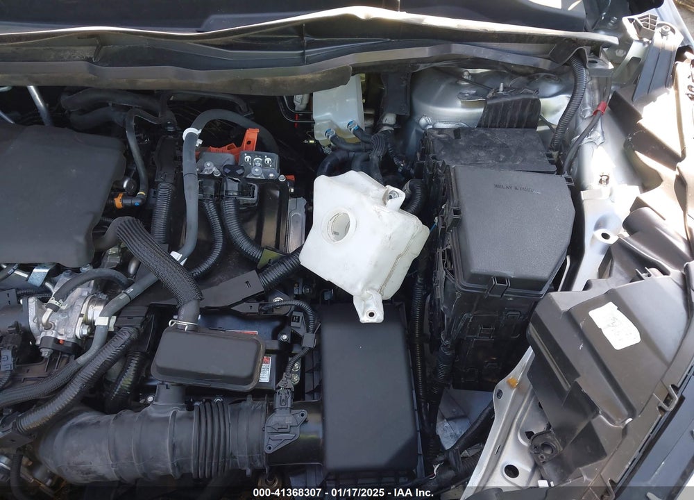 2022 TOYOTA SIENNA XLE VIN: 5TDJRKEC5NS098147