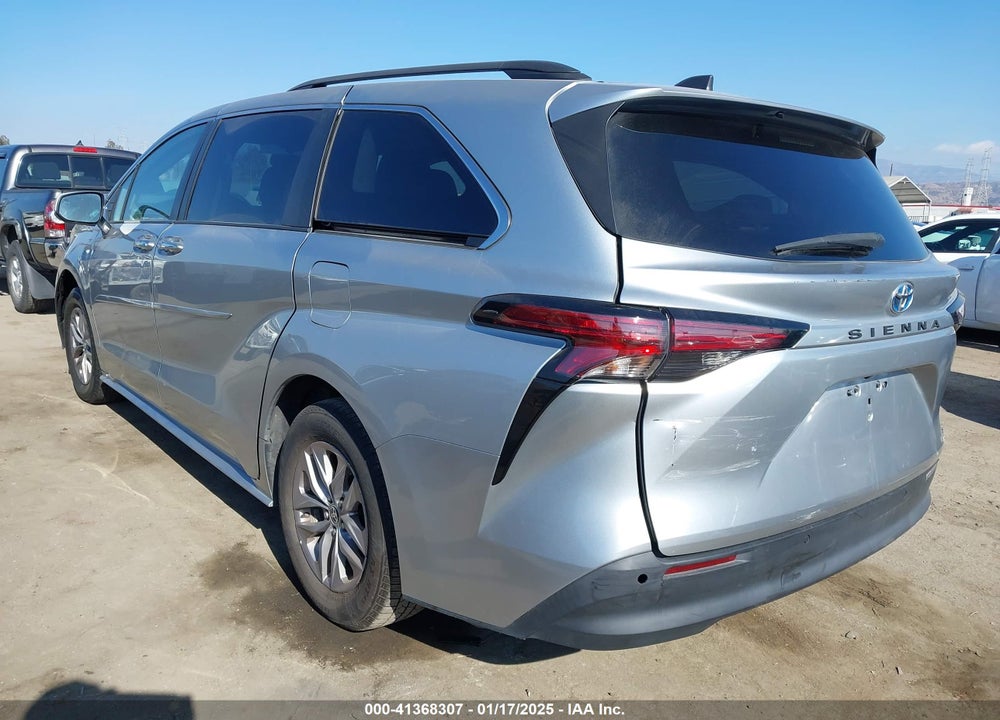 2022 TOYOTA SIENNA XLE VIN: 5TDJRKEC5NS098147