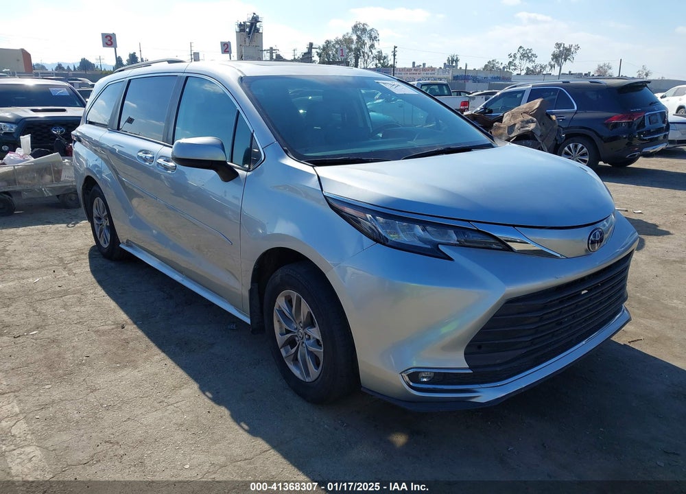 2022 TOYOTA SIENNA XLE VIN: 5TDJRKEC5NS098147