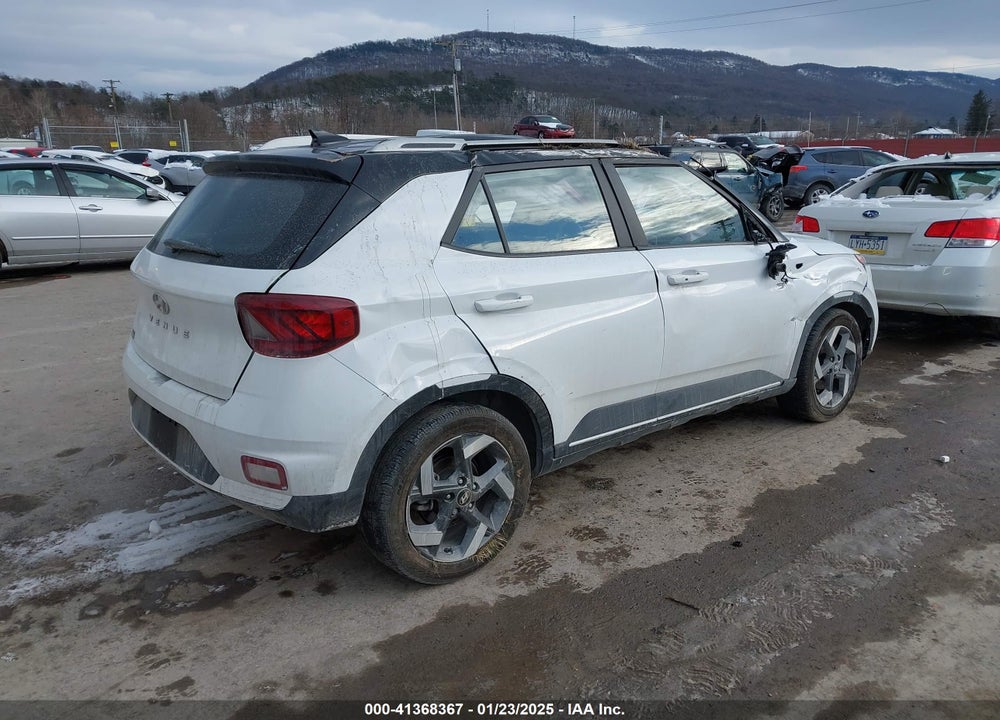 2022 HYUNDAI VENUE LIMITED VIN: KMHRC8A37NU135218
