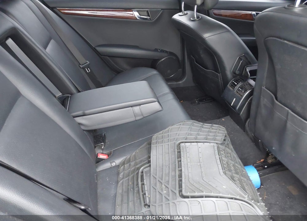 2011 MERCEDES-BENZ C CLASS VIN: WDDGF8BB1BR147328