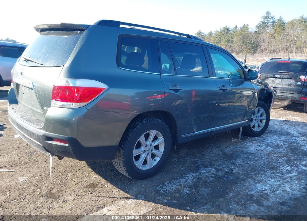 2013 TOYOTA HIGHLANDER BASE PLUS V6 VIN: 5TDBK3EH5DS256513