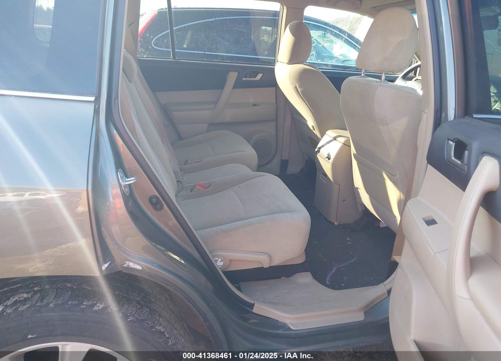 2013 TOYOTA HIGHLANDER BASE PLUS V6 VIN: 5TDBK3EH5DS256513