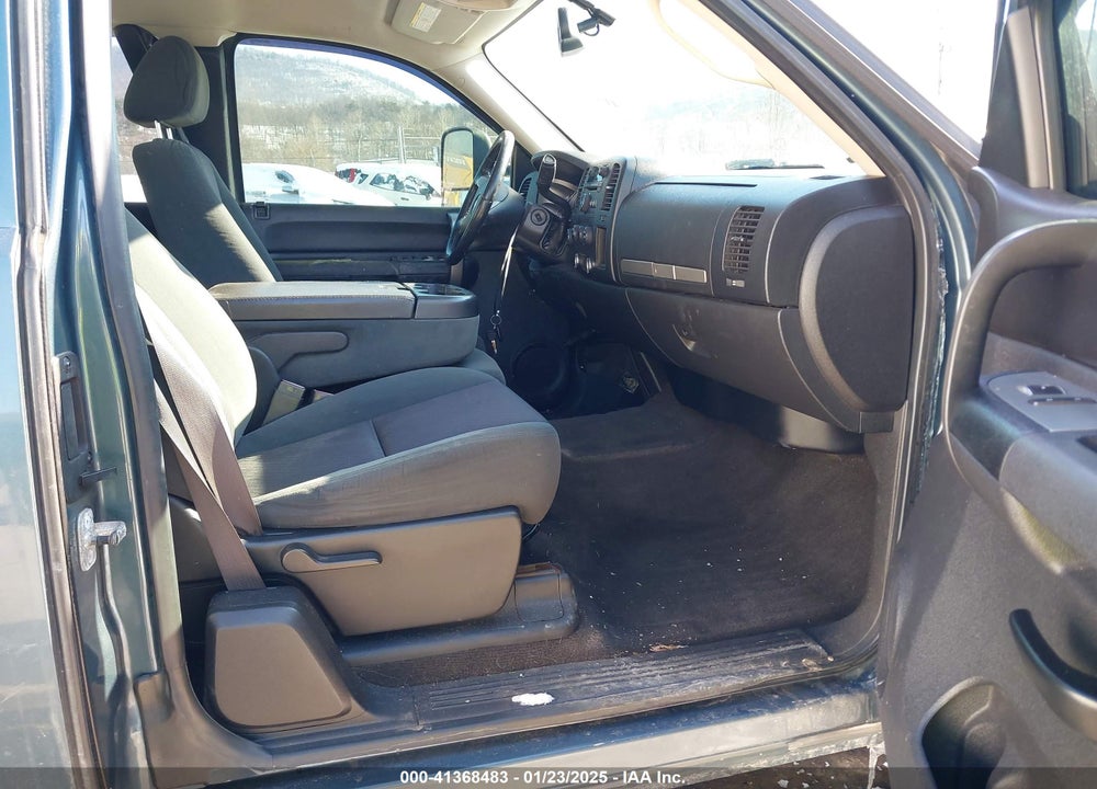 2009 GMC SIERRA 2500HD VIN: 1GTHK59649E148945