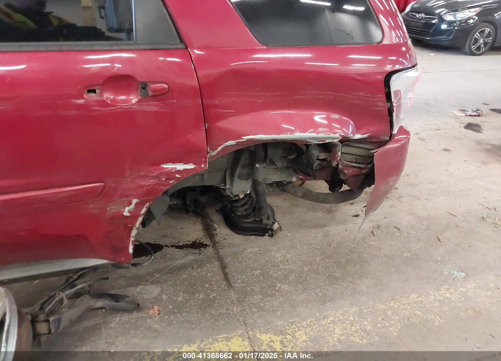 2005 CHEVROLET EQUINOX LT VIN: 2CNDL73F856040208