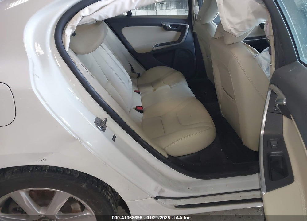 2016 VOLVO S60 VIN: YV126MFK1G2414159