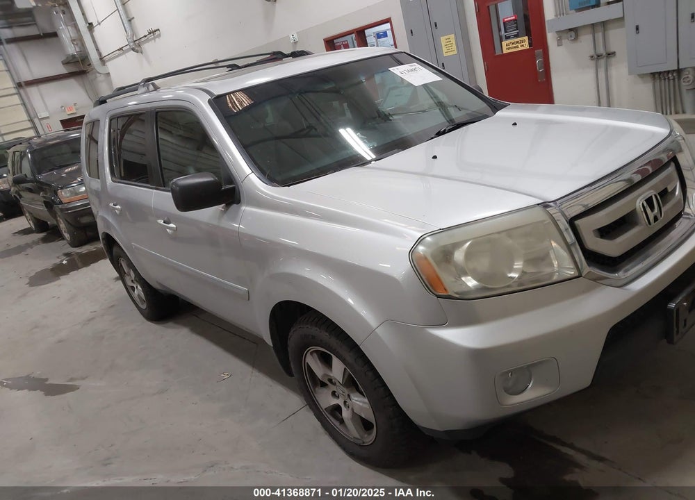 2011 HONDA PILOT EX-L VIN: 5FNYF4H70BB012924