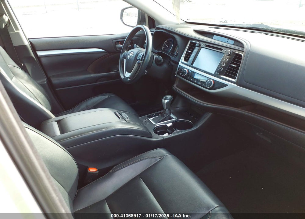 2017 TOYOTA HIGHLANDER XLE VIN: 5TDJZRFH6HS446304