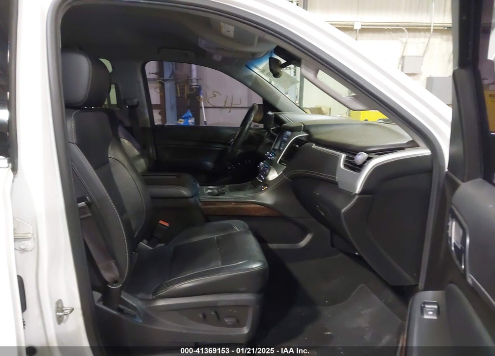 2017 GMC YUKON XL SLT VIN: 1GKS2GKC3HR139697