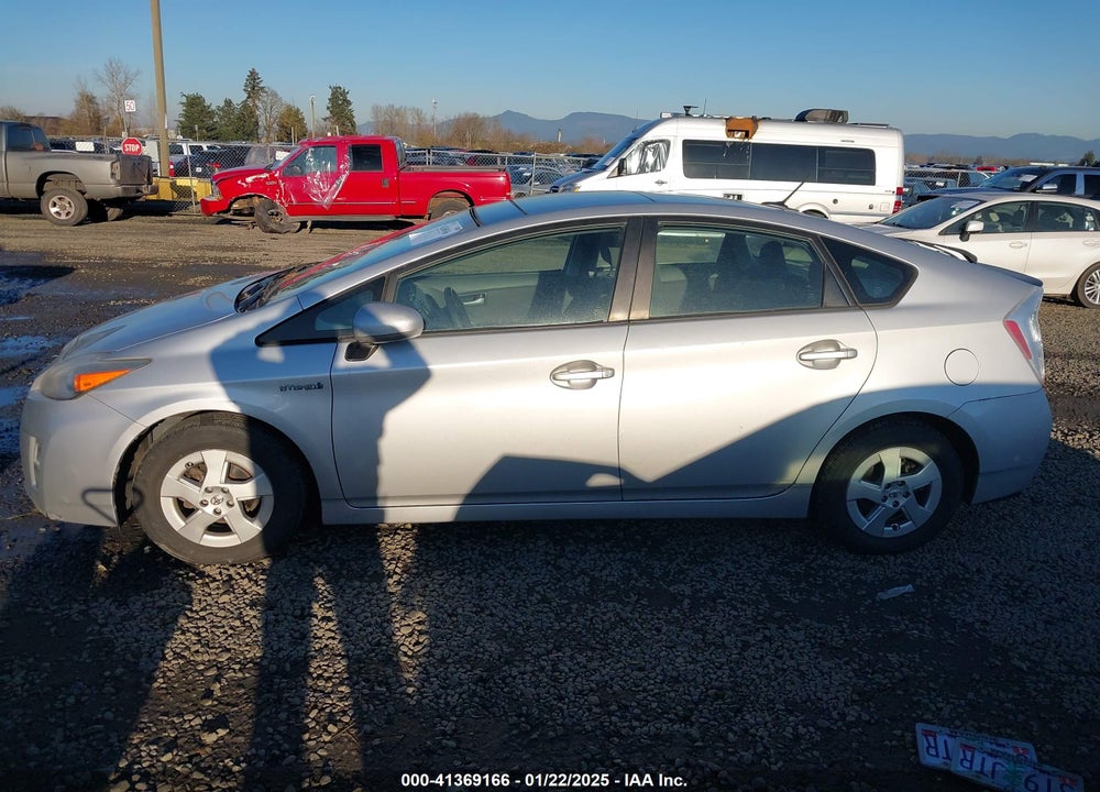 2011 TOYOTA PRIUS THREE VIN: JTDKN3DU4B0275415