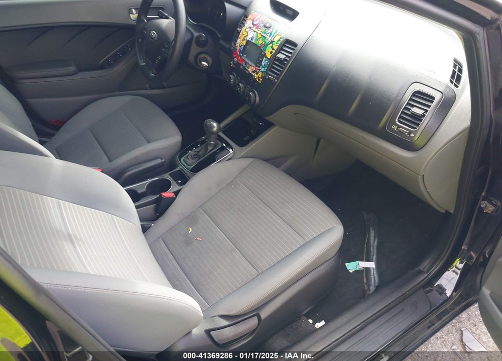 2017 KIA FORTE VIN: 3KPFL4A73HE096889