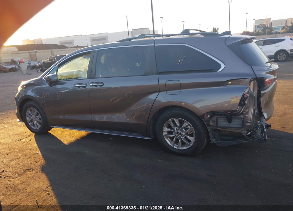 2022 TOYOTA SIENNA XLE VIN: 5TDJRKEC4NS091061