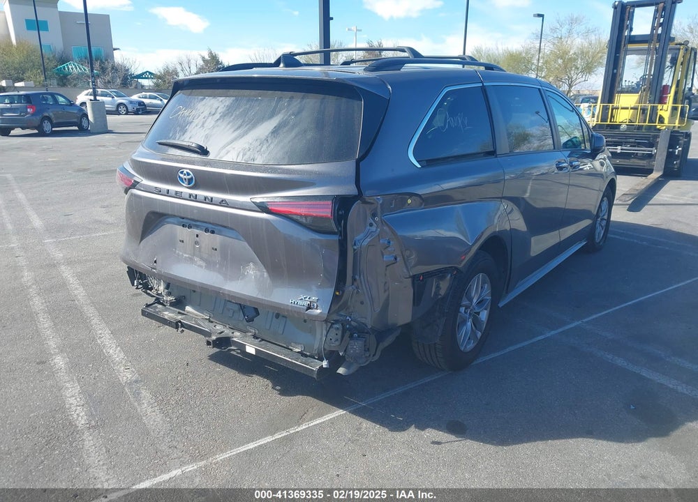 2022 TOYOTA SIENNA XLE VIN: 5TDJRKEC4NS091061