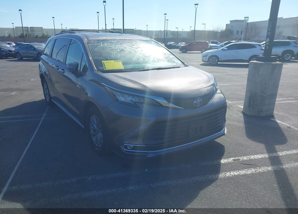 2022 TOYOTA SIENNA XLE VIN: 5TDJRKEC4NS091061