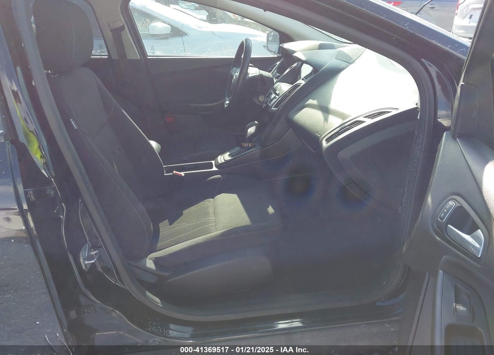 2017 FORD FOCUS VIN: 1FADP3M22HL321242
