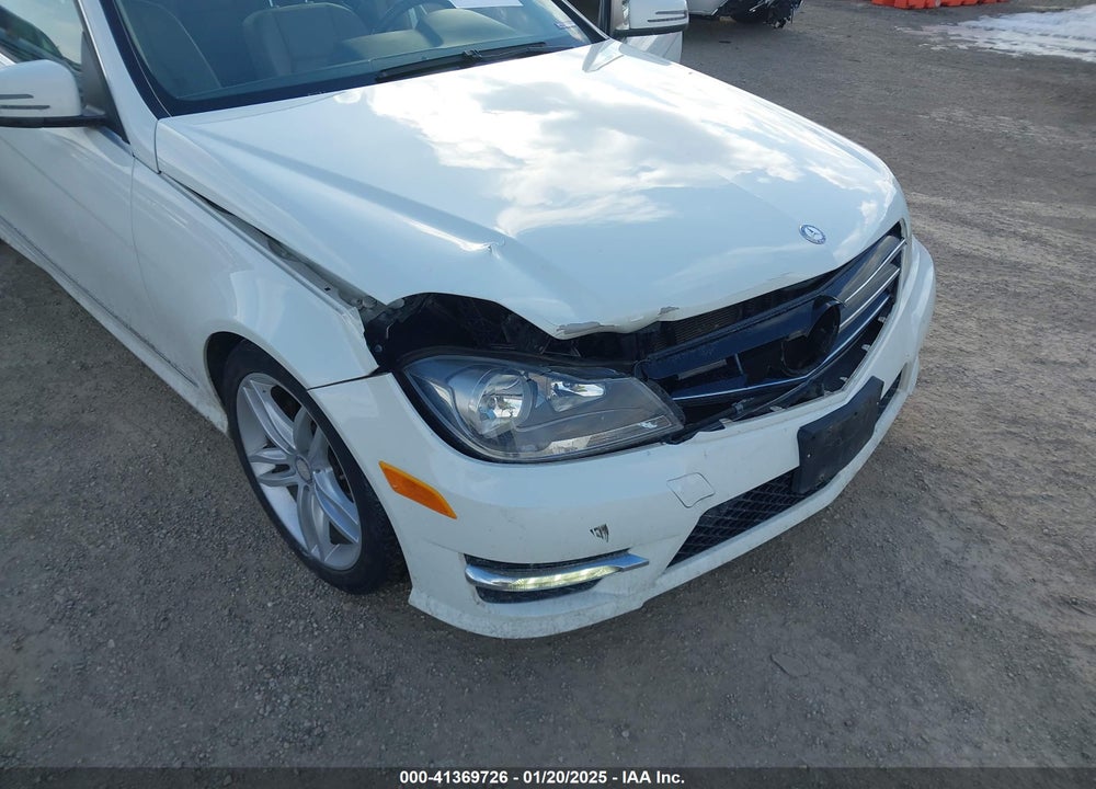 2012 MERCEDES-BENZ C 300 VIN: WDDGF8BBXCR240415