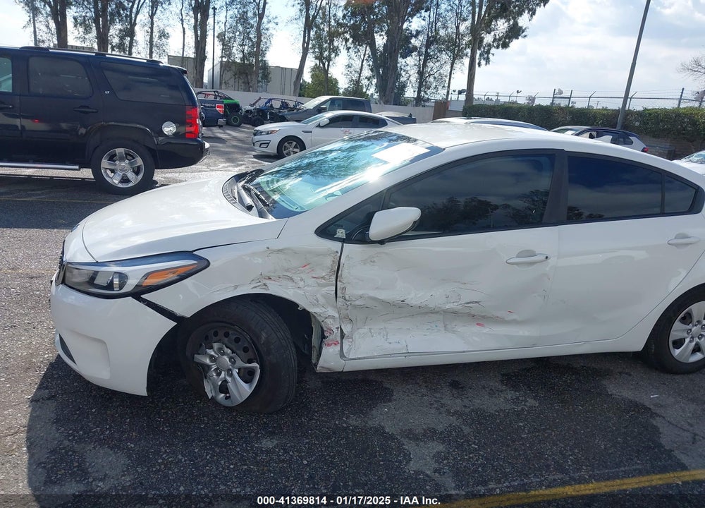 2017 KIA FORTE VIN: 3KPFK4A79HE104318