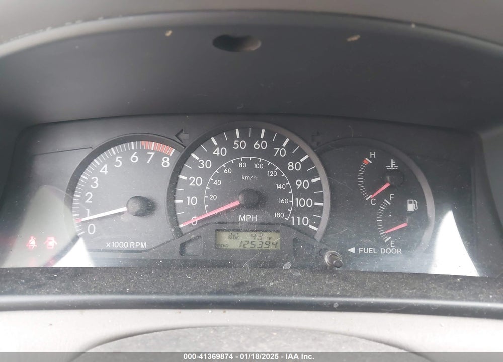 2005 TOYOTA COROLLA CE VIN: JTDBR32E952065711