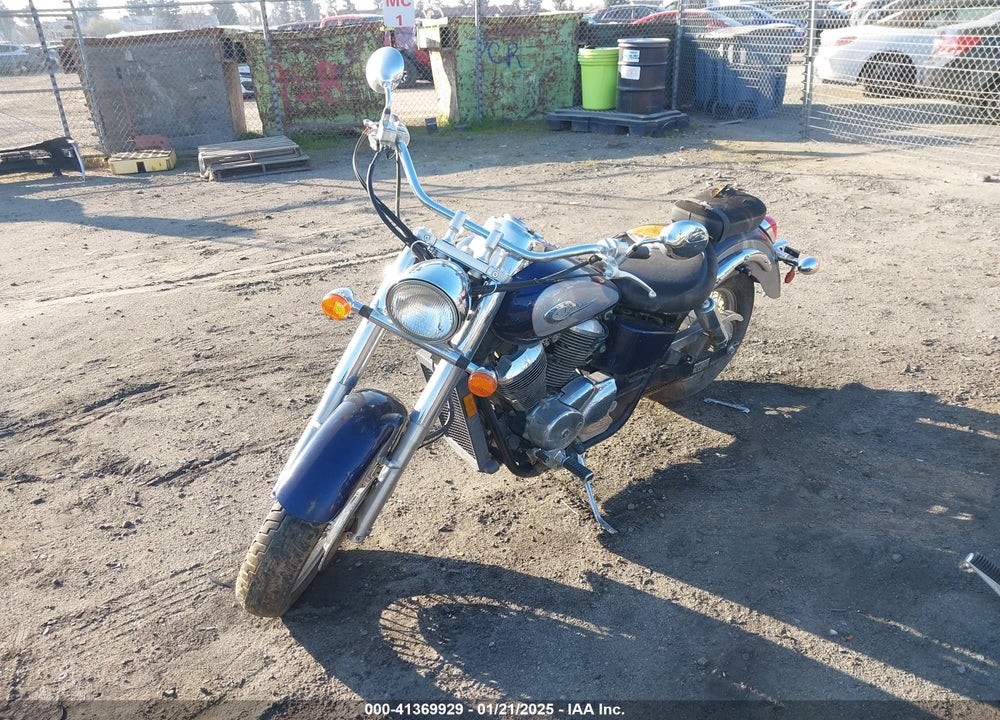 2001 HONDA VT750 CD2 VIN: JH2RC447X1M450222