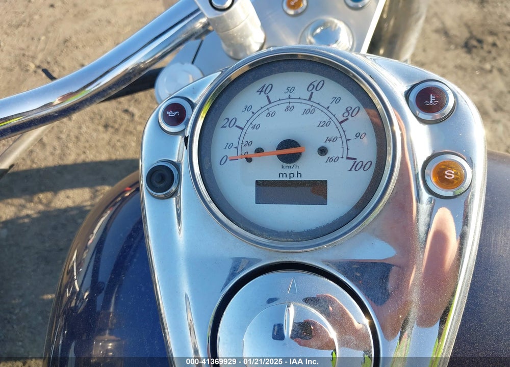 2001 HONDA VT750 CD2 VIN: JH2RC447X1M450222