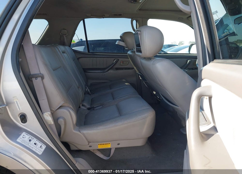 2002 TOYOTA SEQUOIA LIMITED V8 VIN: 5TDBT48A92S082587