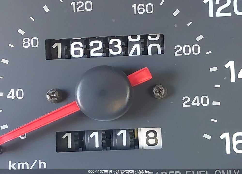 1992 SUBARU SVX LSL VIN: JF1CX3533NH108821