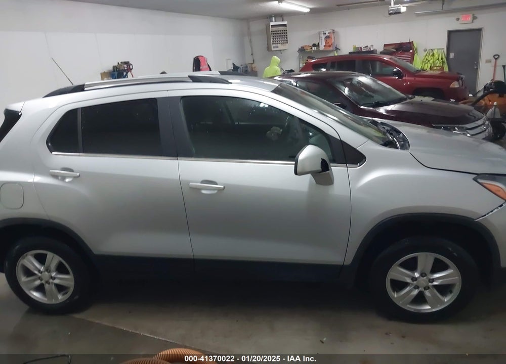 2020 CHEVROLET TRAX AWD LT VIN: 3GNCJPSB3LL173575