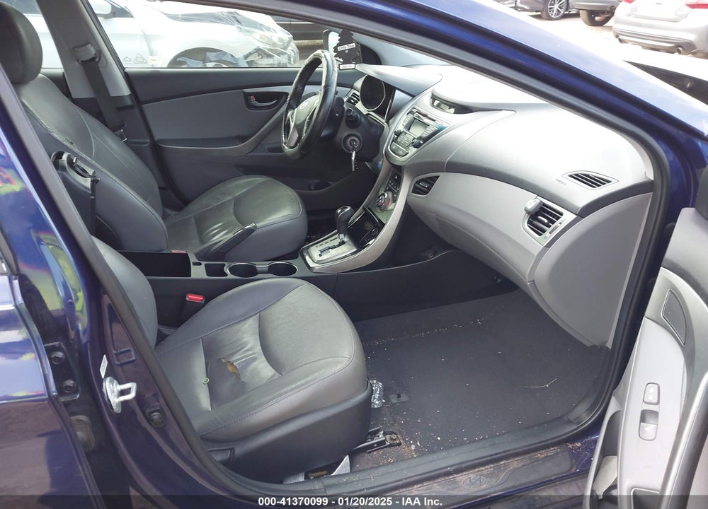 2013 HYUNDAI ELANTRA VIN: 5NPDH4AE7DH382354