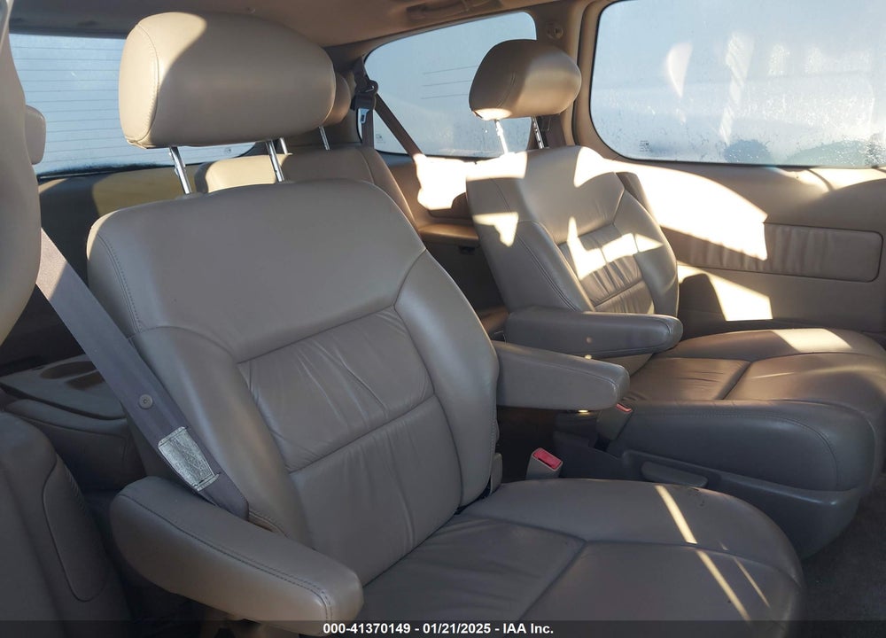 2001 TOYOTA SIENNA XLE VIN: 4T3ZF13C11U412071