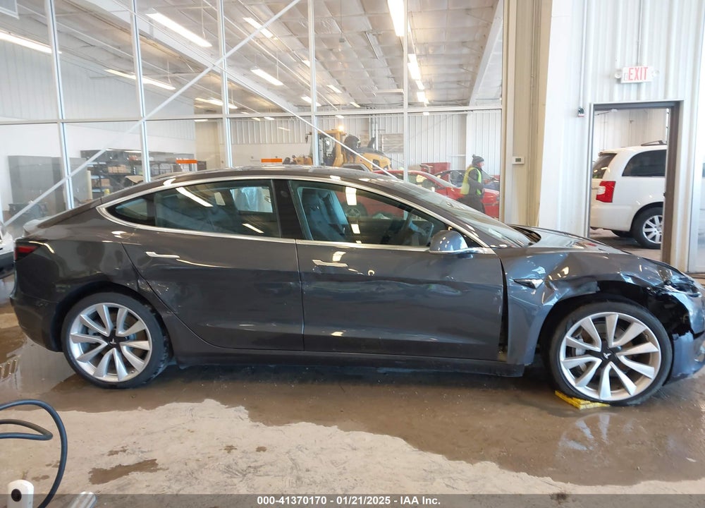 2018 TESLA MODEL 3 VIN: 5YJ3E1EB5JF090599