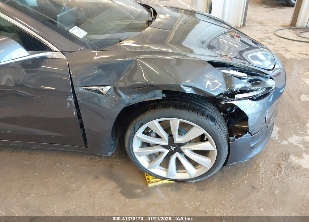 2018 TESLA MODEL 3 VIN: 5YJ3E1EB5JF090599