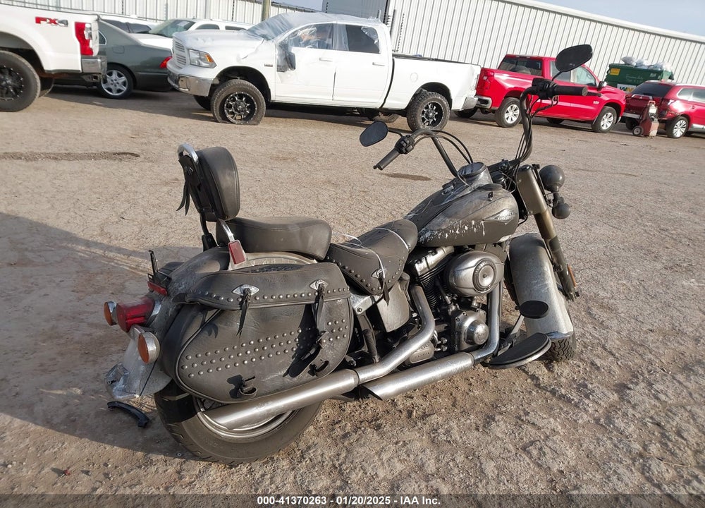 2012 HARLEY-DAVIDSON FLSTC HERITAGE SOFTAIL CLASSIC VIN: 1HD1BWV15CB021100