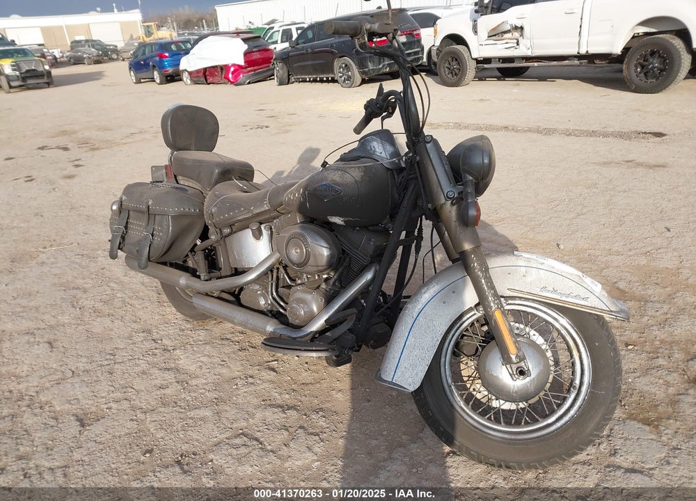 2012 HARLEY-DAVIDSON FLSTC HERITAGE SOFTAIL CLASSIC VIN: 1HD1BWV15CB021100