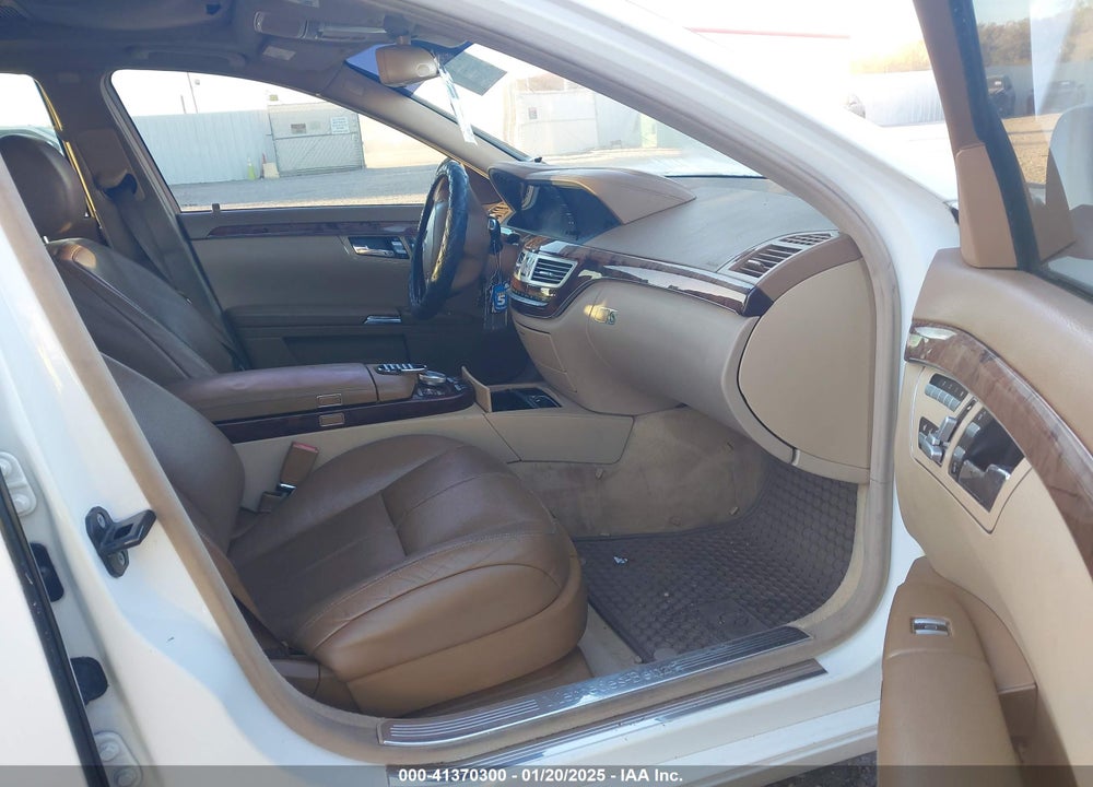 2007 MERCEDES-BENZ S 550 VIN: WDDNG71X77A050930